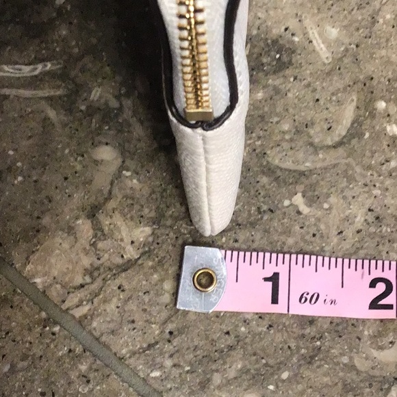 Coach cream wristlet - Picture 7 of 13